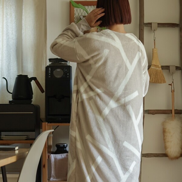 お家の中では寒さ知らず。「着る毛布」と「はく毛布」でインスタグラマーさんも冬支度[PR]