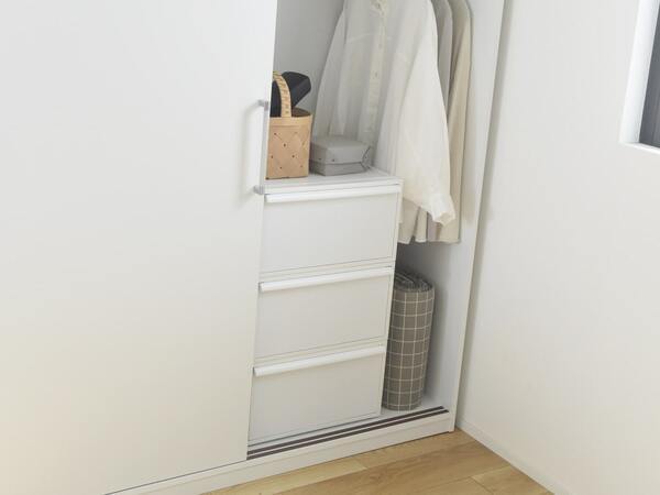 ウォークインクローゼットに置くならこれ！奥行き浅めが使いやすい、新クローゼットシステム登場[PR]