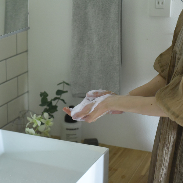 スイーツからリラックスグッズまで。ホリデーシーズンに贈りたい、大人の女性が喜ぶプチギフト6選！[PR]