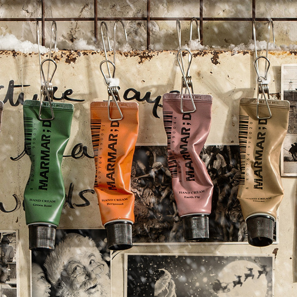 スイーツからリラックスグッズまで。ホリデーシーズンに贈りたい、大人の女性が喜ぶプチギフト6選！[PR]