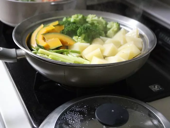 「超少煙グリル」でホームパーティーが盛り上がる！肉巻き＆チーズフォンデュの楽しみ方をご紹介