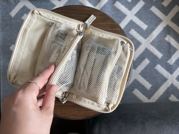 収納上手な４in１。小物迷子がなくなる「手帳型ミニポーチ」、スタッフは旅にも趣味にも愛用中〜[PR]