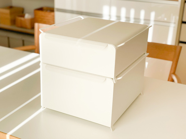 Ordreの「ブレッドケース」MサイズとLサイズを横置きにして、キッチン収納がすっきり！[PR]