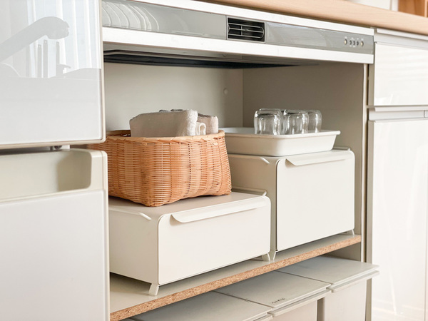 Ordreの「ブレッドケース」MサイズとLサイズを横置きにして、キッチン収納がすっきり！[PR]