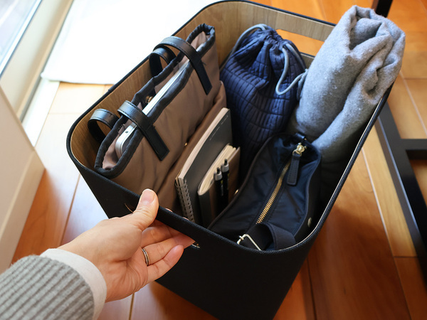 インテリアに溶け込む“動く収納”で、「ほぼ毎日使うけれど、出しっぱなしにはしたくない」がスッキリ片付きます[PR]