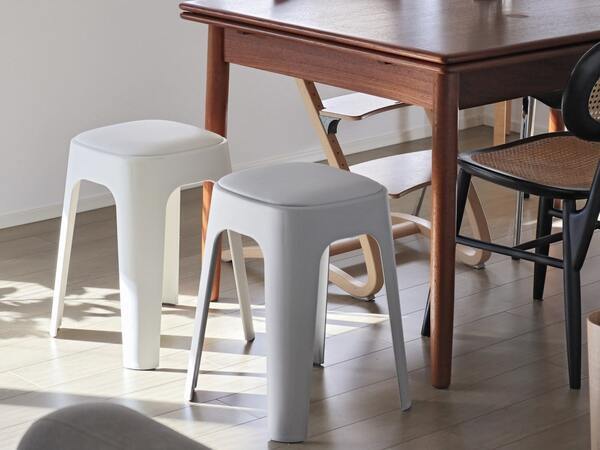 もちもち座面でおもてなし。来客時にも助かるクッションつきスツールのある暮らし【インスタグラマーさんのもの選び】[PR]