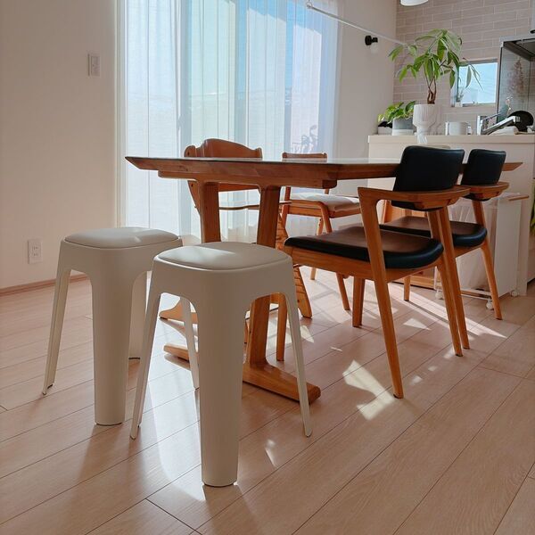 もちもち座面でおもてなし。来客時にも助かるクッションつきスツールのある暮らし【インスタグラマーさんのもの選び】[PR]