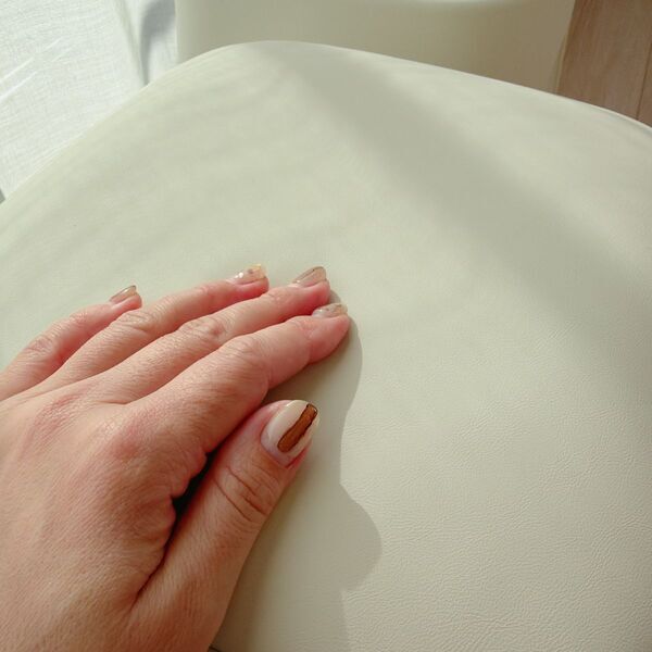 もちもち座面でおもてなし。来客時にも助かるクッションつきスツールのある暮らし【インスタグラマーさんのもの選び】[PR]