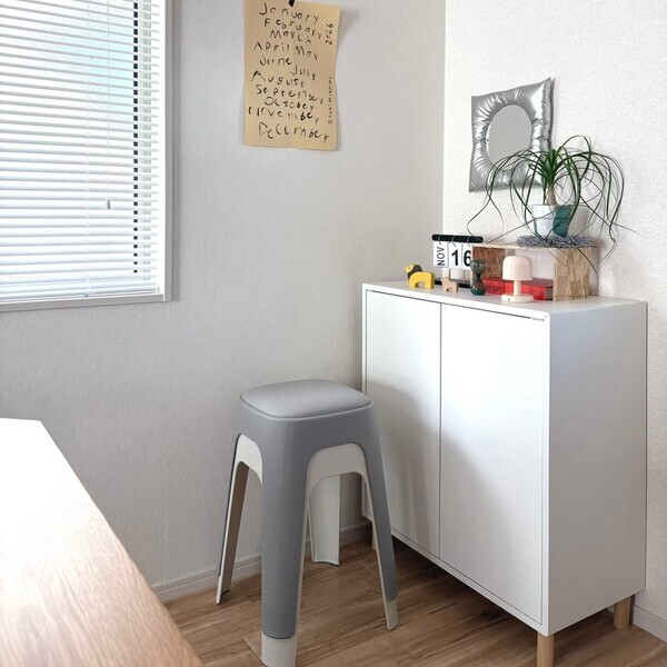 もちもち座面でおもてなし。来客時にも助かるクッションつきスツールのある暮らし【インスタグラマーさんのもの選び】[PR]