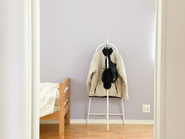 おしゃれなコンパクト設計、Ordreの「コンパクトに置けるコートハンガー」[PR]