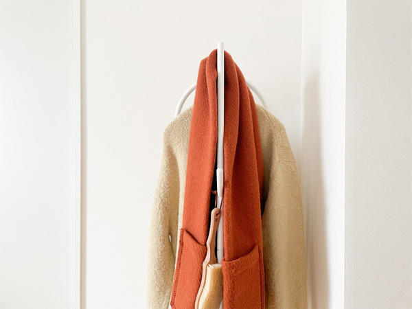 おしゃれなコンパクト設計、Ordreの「コンパクトに置けるコートハンガー」[PR]