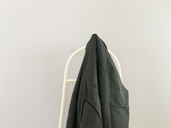 おしゃれなコンパクト設計、Ordreの「コンパクトに置けるコートハンガー」[PR]