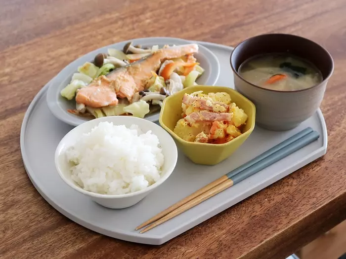 ポテサラは蒸すのが正解!?蒸し鍋で作る副菜+主菜+蒸しパンレシピをご紹介