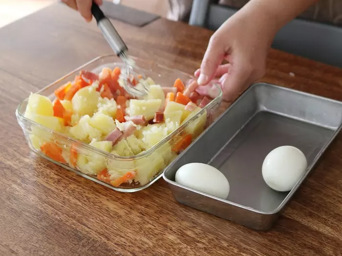 ポテサラは蒸すのが正解!?蒸し鍋で作る副菜+主菜+蒸しパンレシピをご紹介