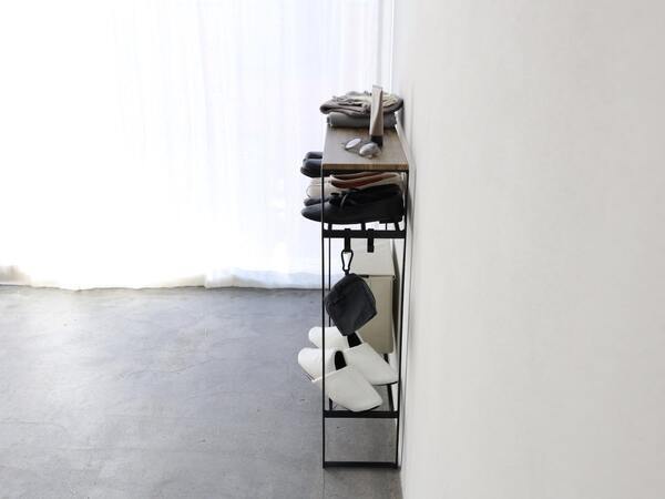 狭い玄関で省スペース収納を叶える方法とは？コート掛けもバッグ置き場もすっきり整う収納アイデア[PR]