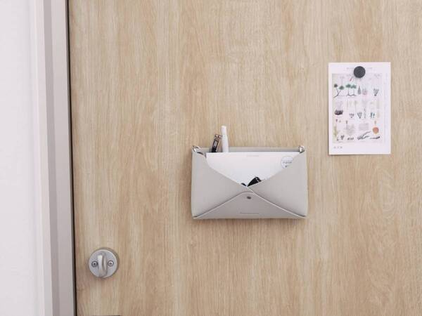 狭い玄関で省スペース収納を叶える方法とは？コート掛けもバッグ置き場もすっきり整う収納アイデア[PR]