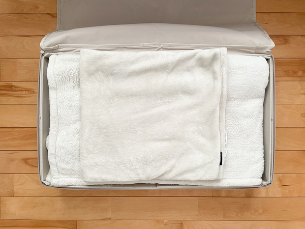 ベッド下のデッドスペースを収納に！「隙間を活用 ベッド下収納 キャスター付き」[PR]