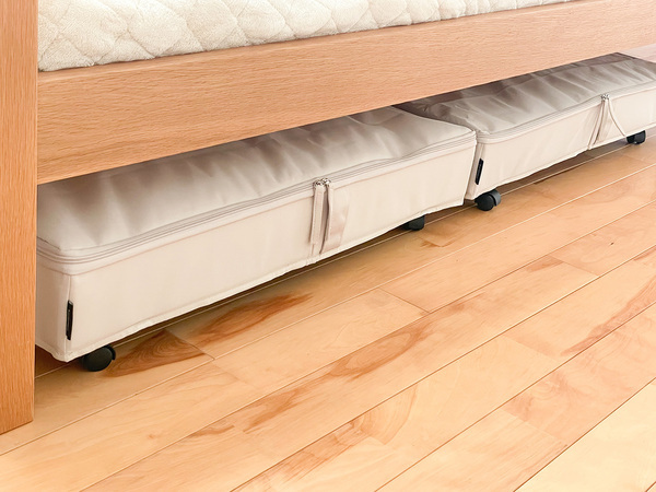 ベッド下のデッドスペースを収納に！「隙間を活用 ベッド下収納 キャスター付き」[PR]
