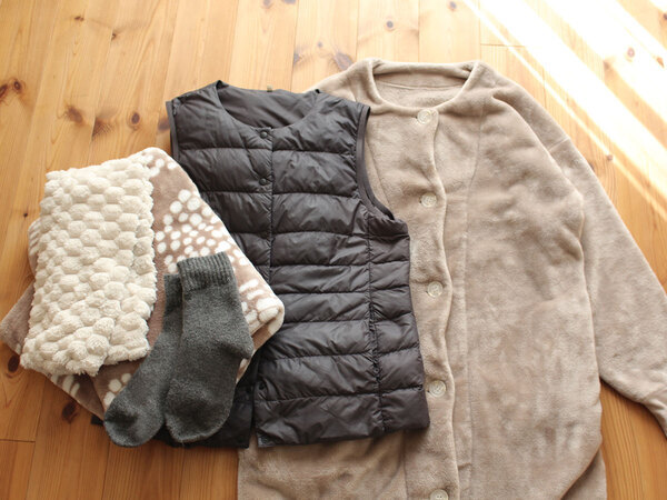 部屋にあふれ返る冬のあったかグッズ、「キャスター付き収納」で便利に整頓！[PR]