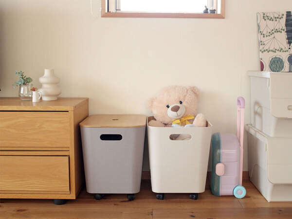 部屋にあふれ返る冬のあったかグッズ、「キャスター付き収納」で便利に整頓！[PR]