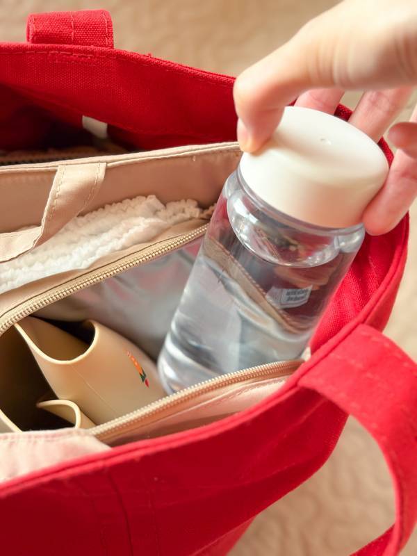 ベビーとの帰省にも！ただのトートを多機能ママバッグに変える裏技アイテムの話【インスタグラマーさんのもの選び】[PR]