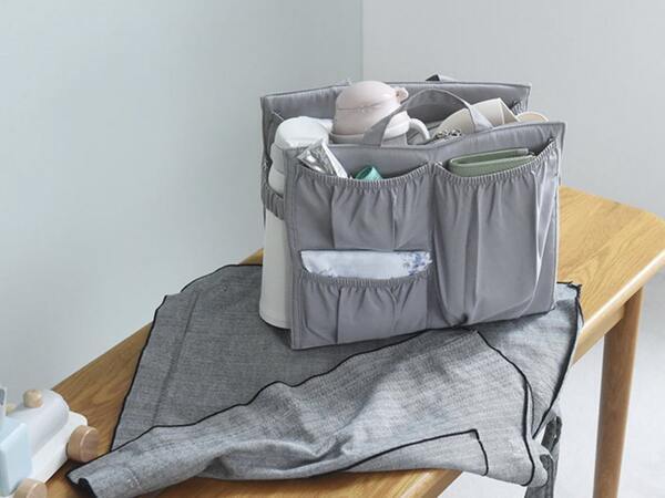 ベビーとの帰省にも！ただのトートを多機能ママバッグに変える裏技アイテムの話【インスタグラマーさんのもの選び】[PR]