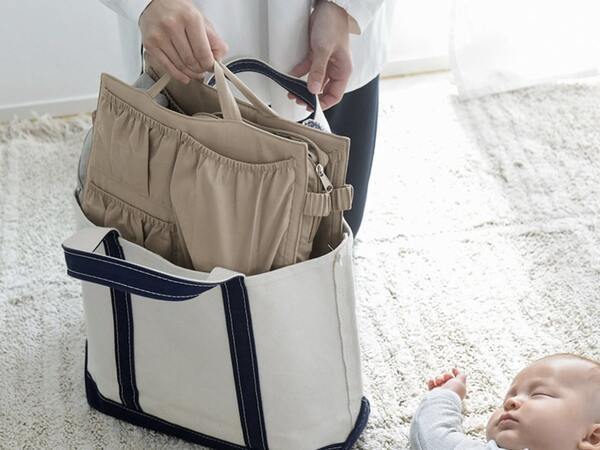 ベビーとの帰省にも！ただのトートを多機能ママバッグに変える裏技アイテムの話【インスタグラマーさんのもの選び】[PR]