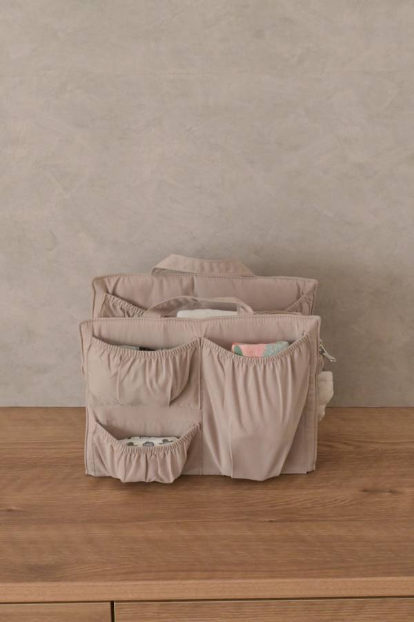 ベビーとの帰省にも！ただのトートを多機能ママバッグに変える裏技アイテムの話【インスタグラマーさんのもの選び】[PR]