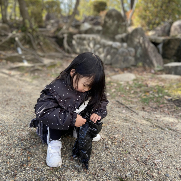 うっかり忘れない、チャーム感覚の「bon moment フェイクレザー携帯ゴミ袋ケース」[PR]