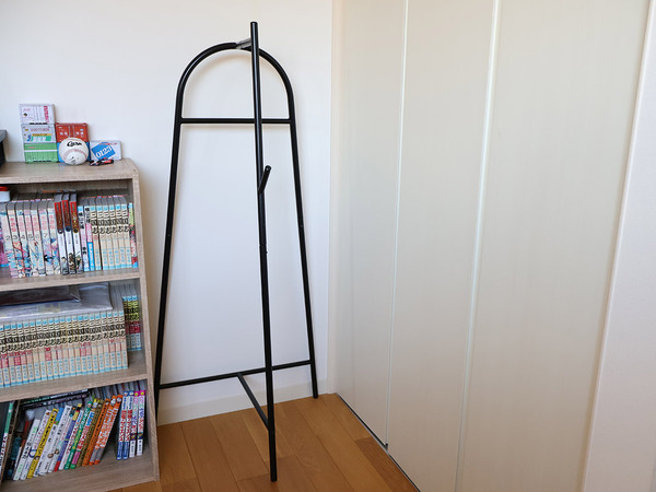 中高生の制服収納にも最適。コンパクトサイズな「Ordreのコートハンガー」[PR]