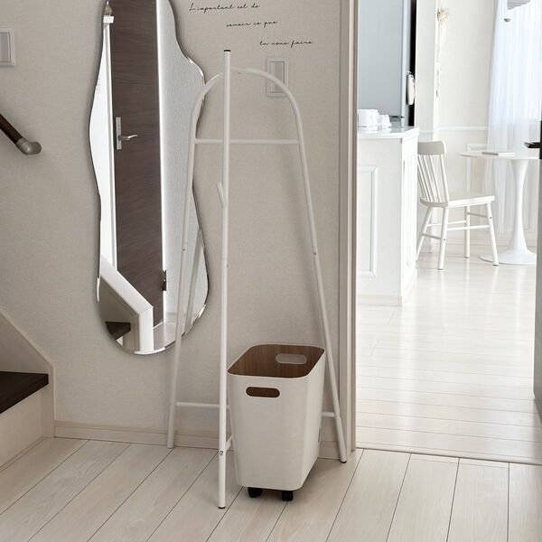 花粉のついたコートは玄関を定位置に！安定していてコンパクト・子どももかけやすいとIGさんも褒めたコートハンガーの話[PR]