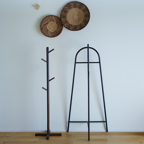 「自分で選ぶ」が嬉しいコートハンガー。子どもの成長に合わせて自由な使い方をご紹介。[PR]