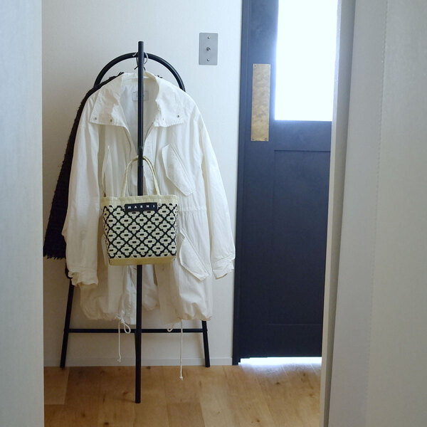 「自分で選ぶ」が嬉しいコートハンガー。子どもの成長に合わせて自由な使い方をご紹介。[PR]