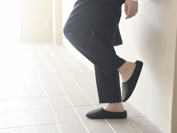 入園・入学式スタイルをキレイに見せたい！ママの願いを「+3cm」に込めたインヒール入り携帯スリッパが遂に完成[PR]