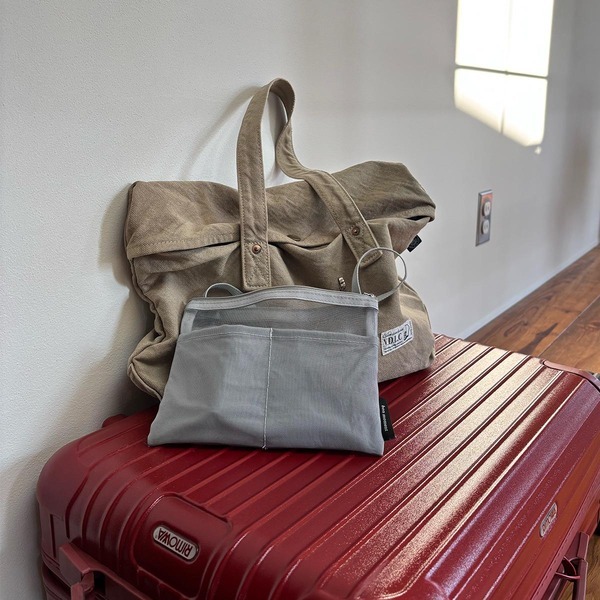 バッグごちゃ～…に悩むスタッフ3名が実践！『吊り下げポケット』ちょい足しで、日々の快適指数アップ[PR]