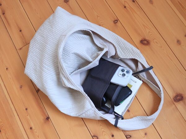 バッグごちゃ～…に悩むスタッフ3名が実践！『吊り下げポケット』ちょい足しで、日々の快適指数アップ[PR]