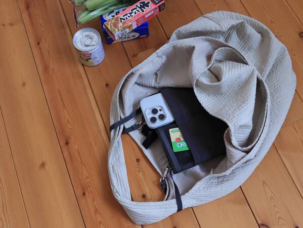 バッグごちゃ～…に悩むスタッフ3名が実践！『吊り下げポケット』ちょい足しで、日々の快適指数アップ[PR]