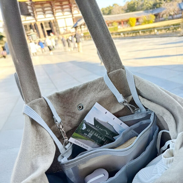 バッグごちゃ～…に悩むスタッフ3名が実践！『吊り下げポケット』ちょい足しで、日々の快適指数アップ[PR]