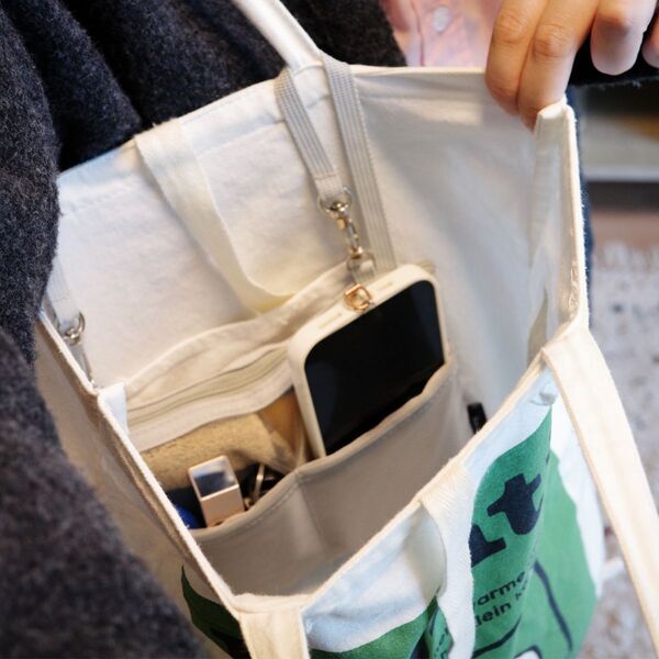 バッグごちゃ～…に悩むスタッフ3名が実践！『吊り下げポケット』ちょい足しで、日々の快適指数アップ[PR]