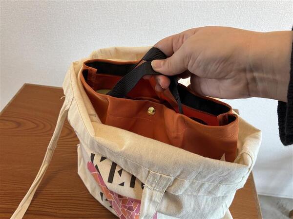 人気の理由はこのシルエット。ごちゃつきバッグを卒業！整頓上手な「バッグインバッグ」新作スタッフレポ[PR]