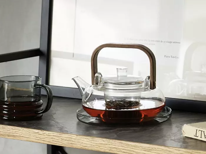 ゆれる茶葉、流れる水滴…美しさを味わうティーセットで、こころ整うお茶習慣をはじめよう