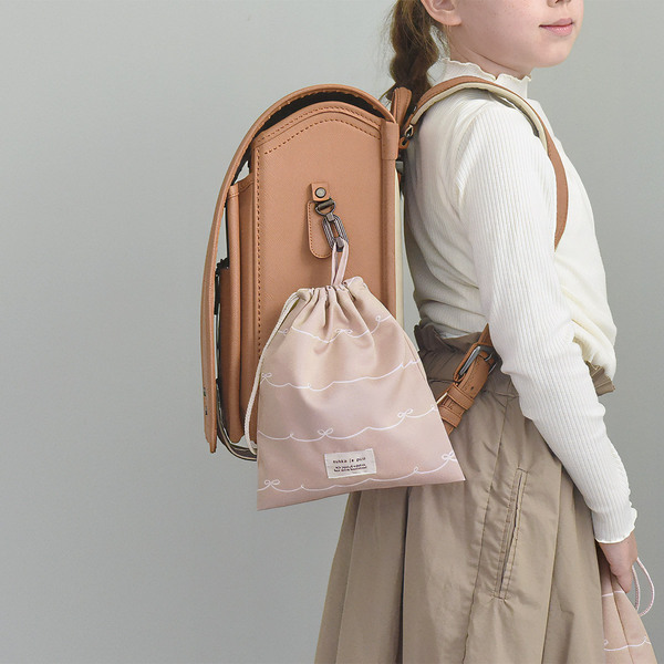 洗える・アイロンいらず『学校給食』の相棒アイテムが種類豊富にずらっと勢揃い！[PR]