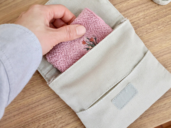 2WAYだから、ワンピースの日にも安心。kukka ja puuの「イブル素材の移動ポケット」[PR]