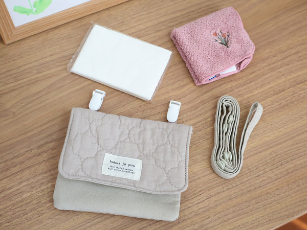 2WAYだから、ワンピースの日にも安心。kukka ja puuの「イブル素材の移動ポケット」[PR]