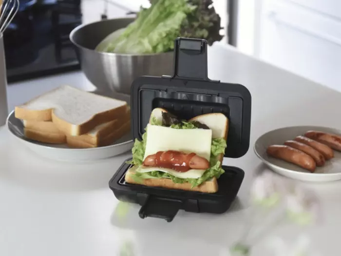 話題の『レンチンホットサンド』に何入れる？スタッフのお気に入りレシピ＆使用レポ発表会