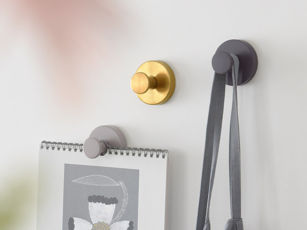 SNSで話題！ここにフック欲しいを叶える「強力吸盤フック」で片づけない新習慣[PR]