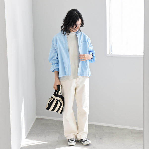 色であそぶ春の装い。後ろ姿に隠れたヒミツあり、風通しのいいブラウス届きました[PR]