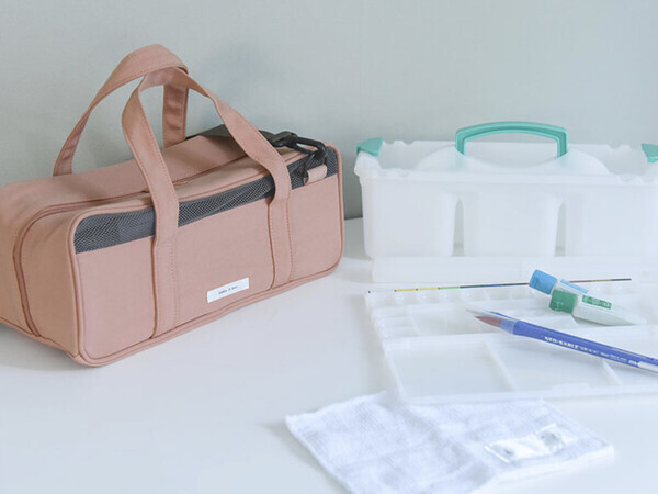 【新学期準備】キャラものを卒業した“未来の君”のために。シンプルで大人かわいい絵の具＆書道セットを[PR]