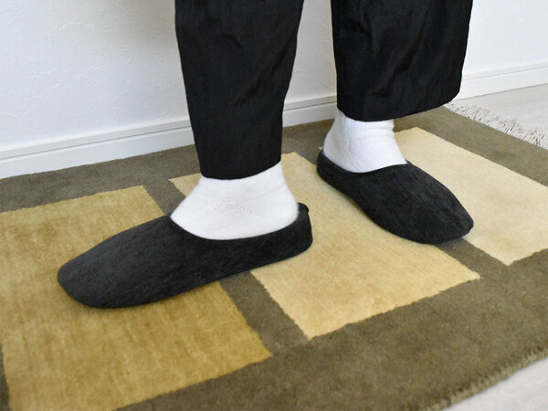 ハレの日の立ち姿をきれいに見せる「シェニール織のインヒールスリッパ」[PR]