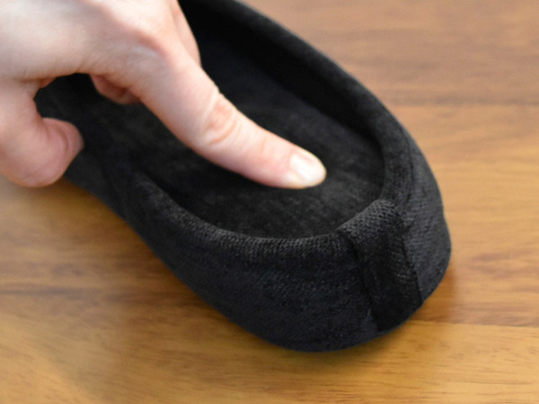 ハレの日の立ち姿をきれいに見せる「シェニール織のインヒールスリッパ」[PR]